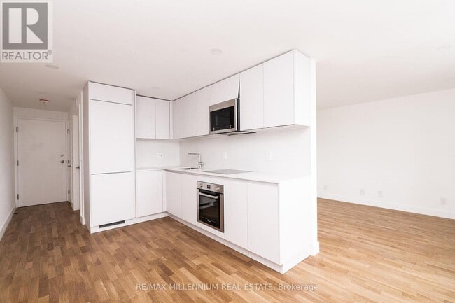 Photo du bâtiment - 800 Richmond St W