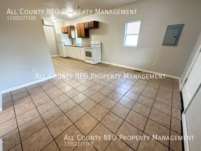 Building Photo - Spacious 3 Bedrom, 1 Bathroom unit in Barb...