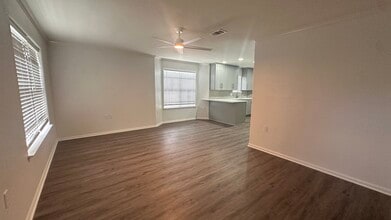 Building Photo - 2702 Vienna Pl