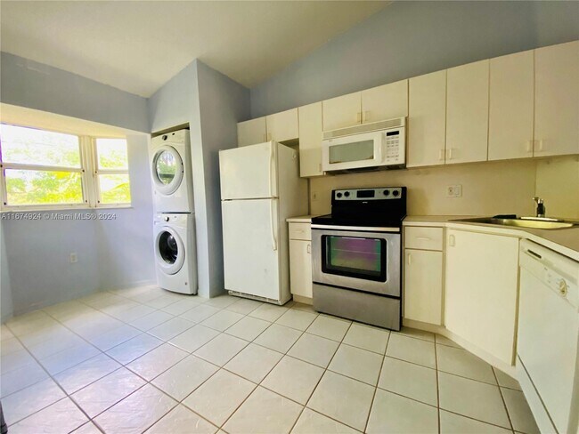 Foto del edificio - 2140 NW 78th Ave