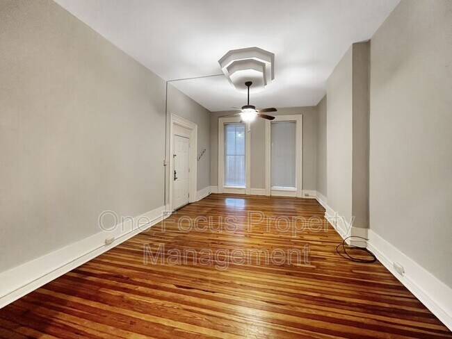 Foto del edificio - 807 W 3rd St