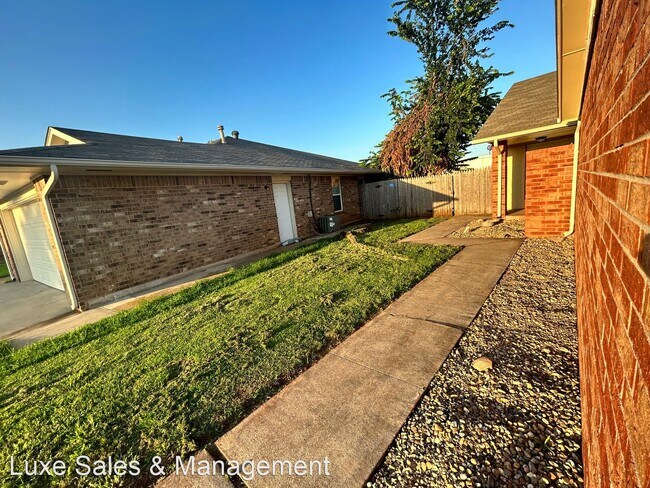 Foto del edificio - 2 br, 2 bath House - 1307 Summerton Place