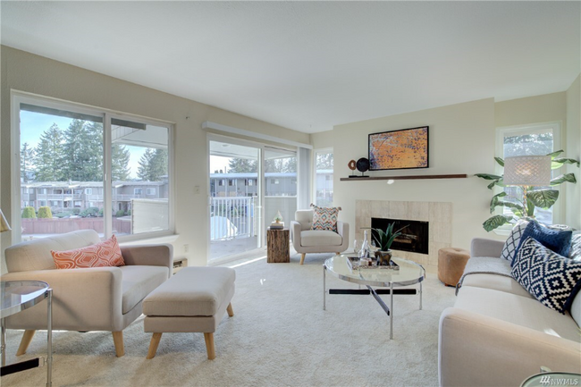 Building Photo - 4214 West Lake Sammamish Pkwy NE