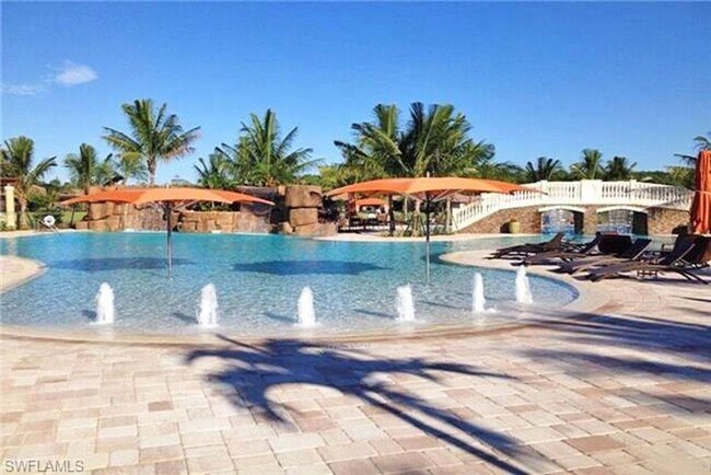 Foto del edificio - ***WHAT A VIEW ** WATERFRONT ** RENT SEASONALLY OR FURNISHED ANNUALLY ** AMAZING RESORT AMENITIES...
