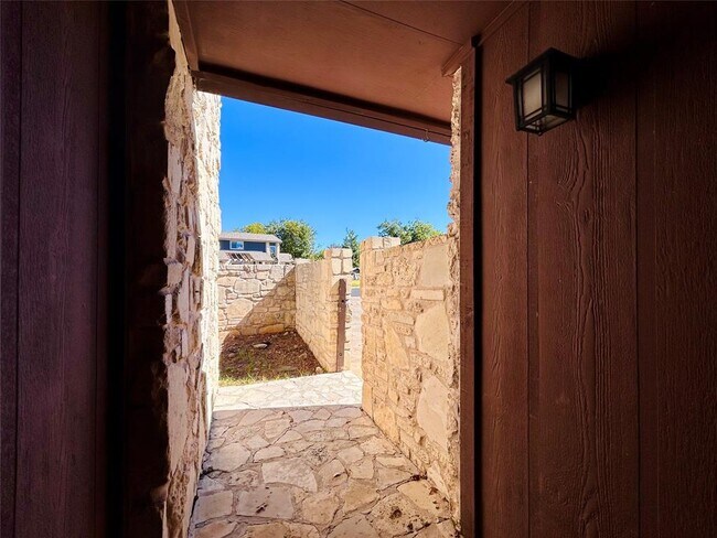 Foto del edificio - 11300 Maidenstone Dr