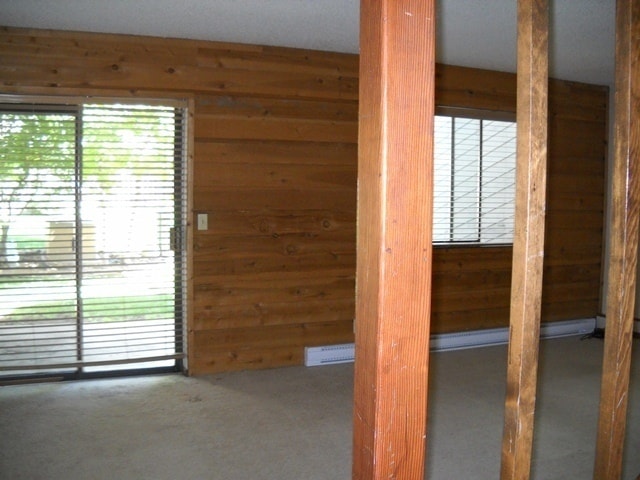 Building Photo - Spacious Two Story Townhome in Central Bou...