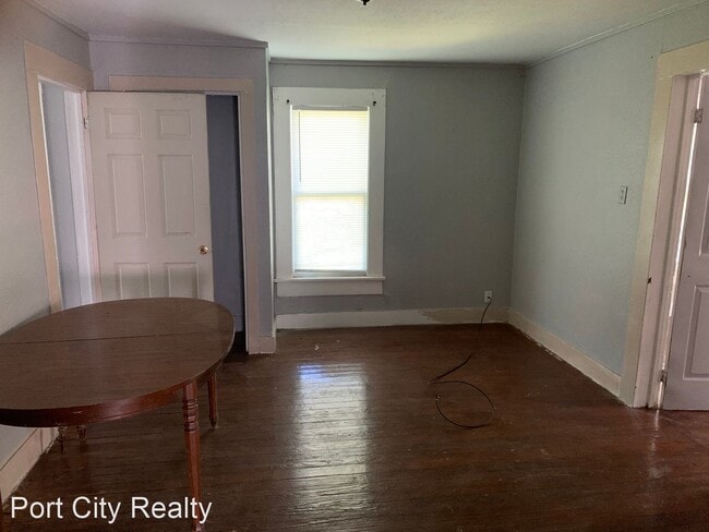 Building Photo - 2 br, 2 bath House - 437 E 73rd Street