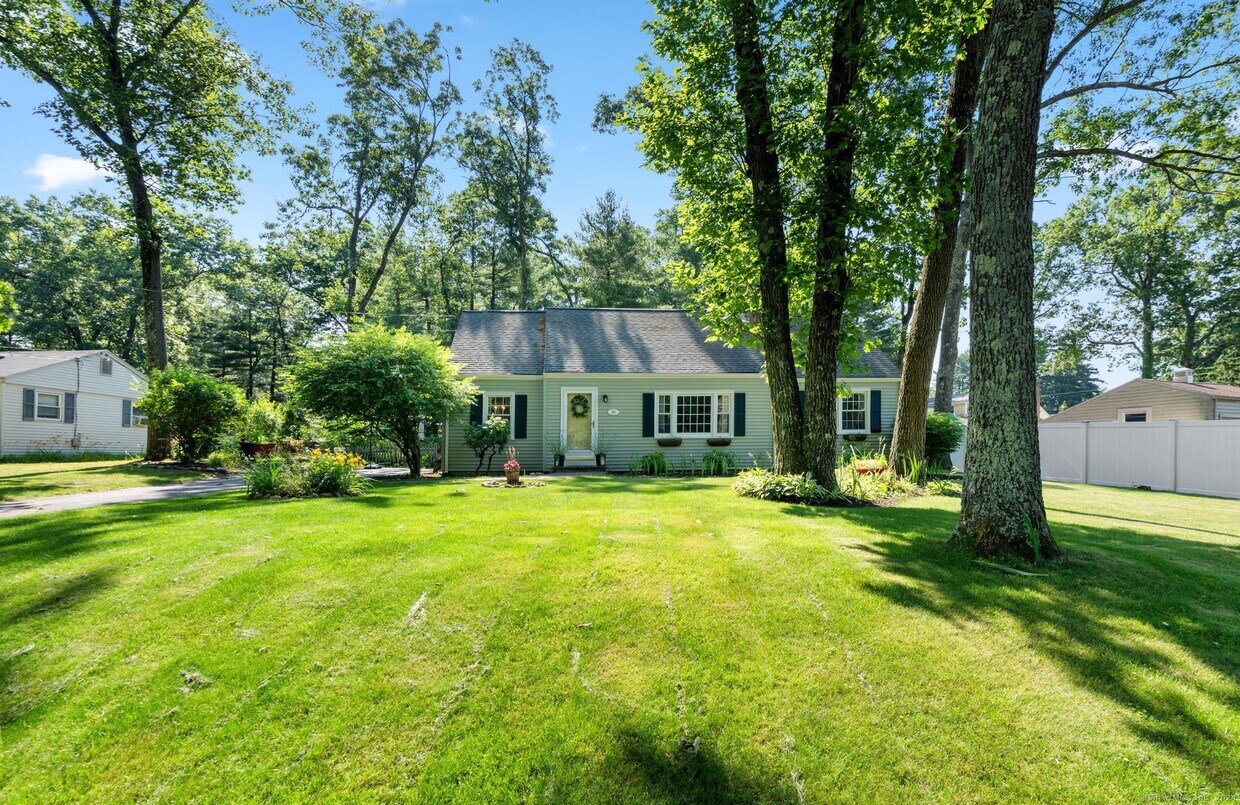 Primary Photo - 38 Barry Ln