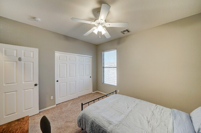 Foto del edificio - 10223 W Raymond St