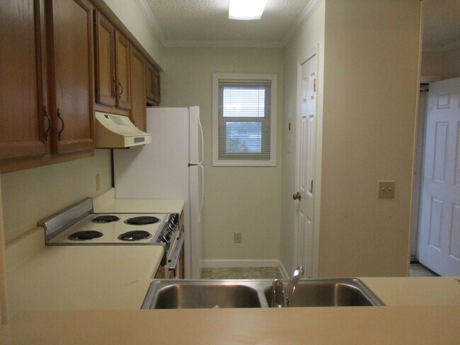 Building Photo - 650 Cedar Point Blvd