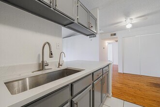 Building Photo - 3770 Lovers Wood Ln