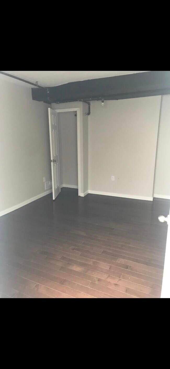 Foto del edificio - 2202 E Carson St