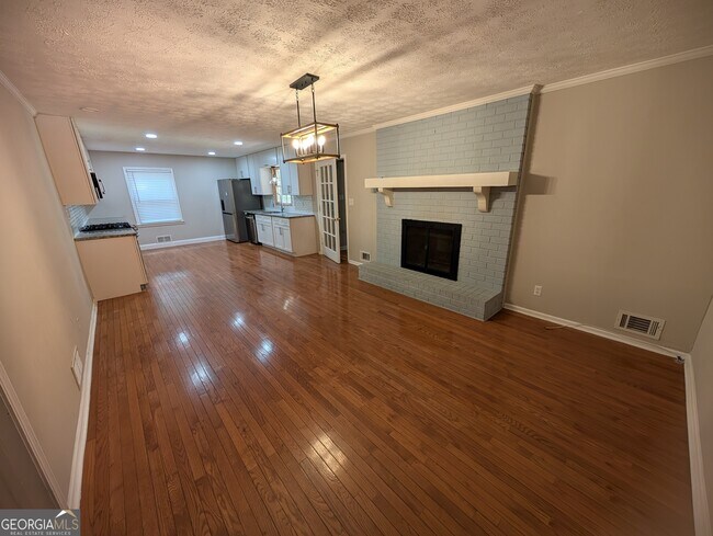 Building Photo - 4000 Timberlane Trail