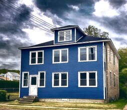 Building Photo - 1005 Pine St