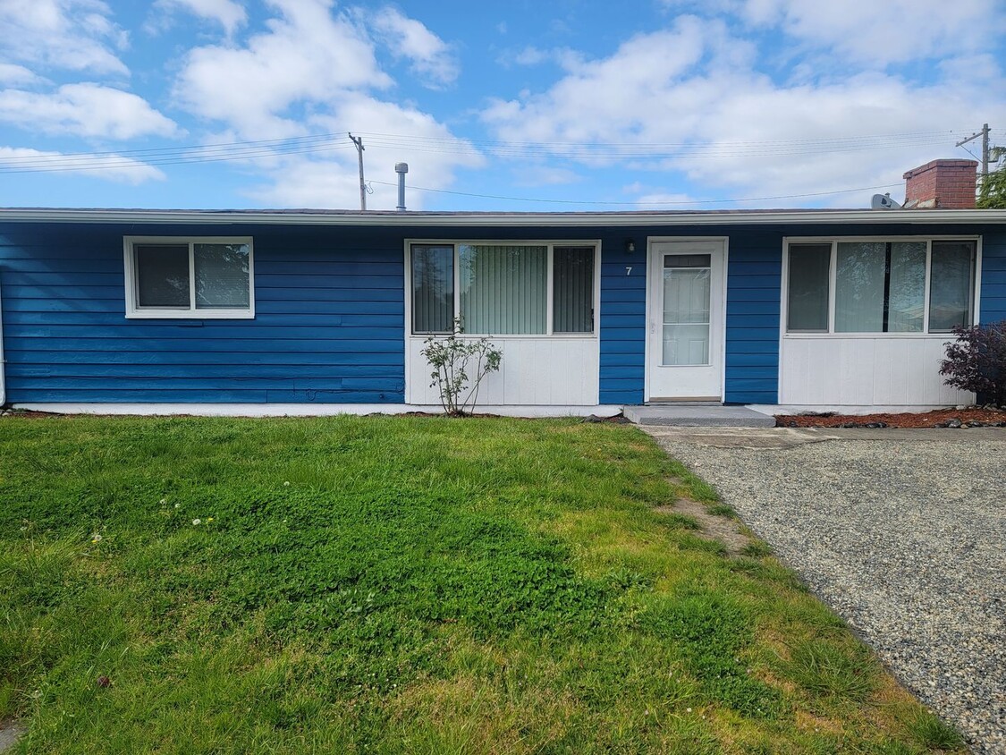 Primary Photo - Cozy Rambler in Lakewood