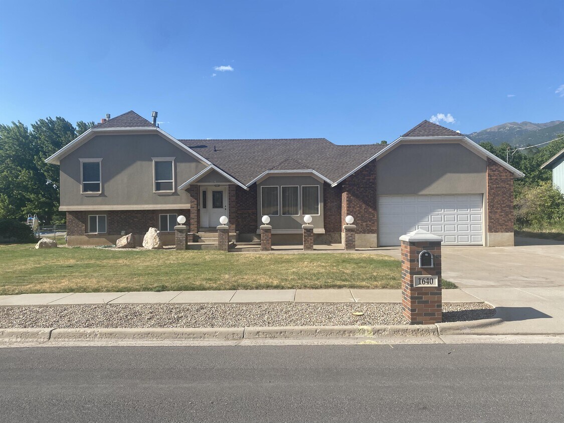 1640 S Weber Dr, South Weber, UT 84405 House Rental in South Weber