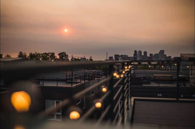 Foto del edificio - 3224 W 20th Ave