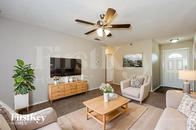 Building Photo - 3527 Pebbleshores Dr