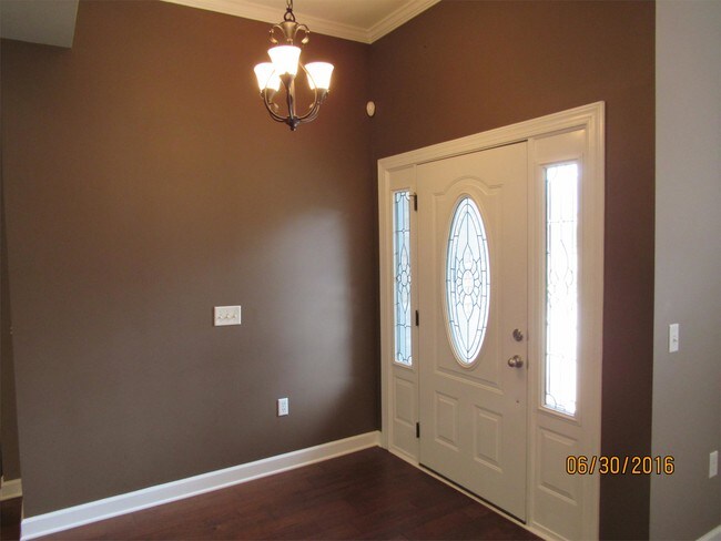 Foto del edificio - 207 Brookwood Dr