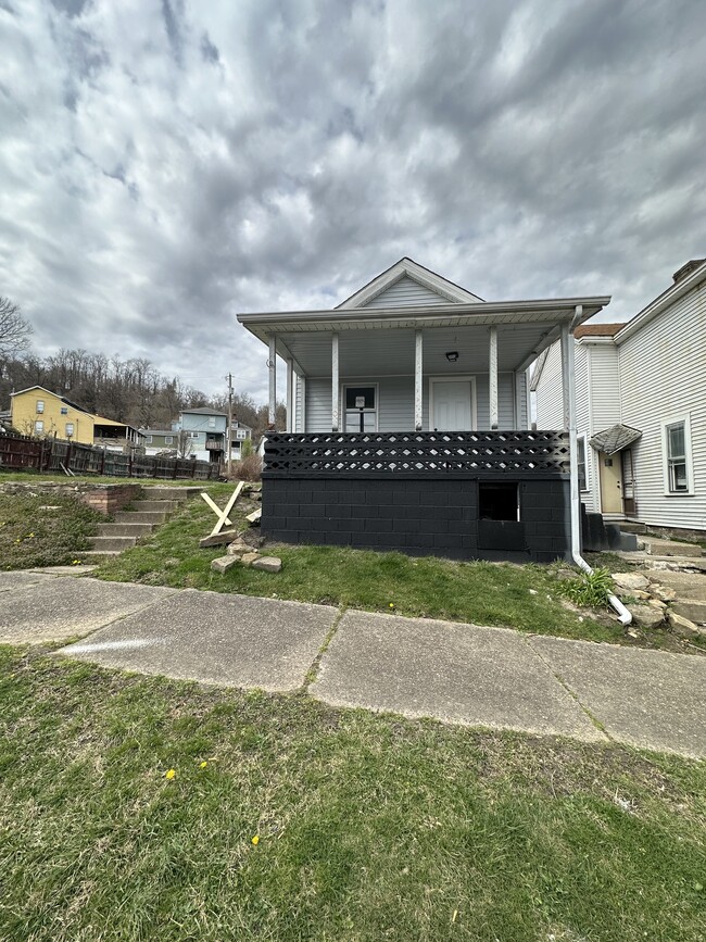 Building Photo - 511 Clinton St