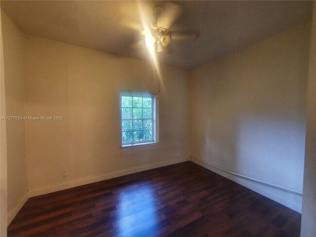 Foto del edificio - 318 SW 15th St