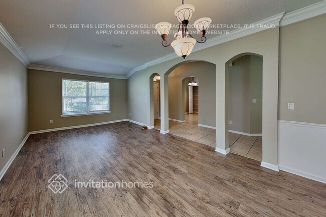 Foto del edificio - 1033 Dunstable Ln