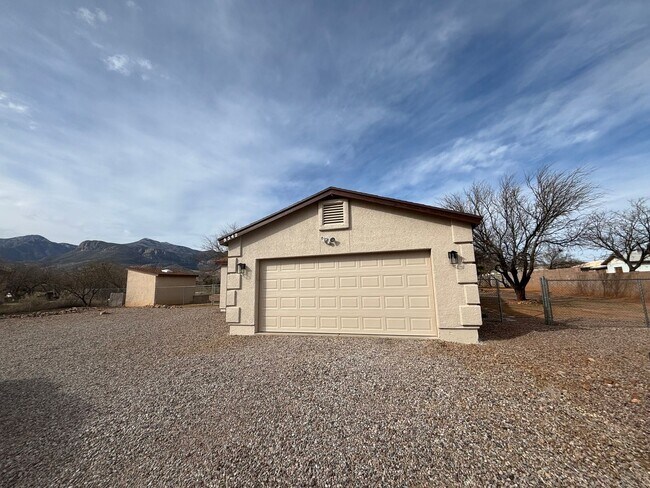 Building Photo - 5342 S San Pedro Ave