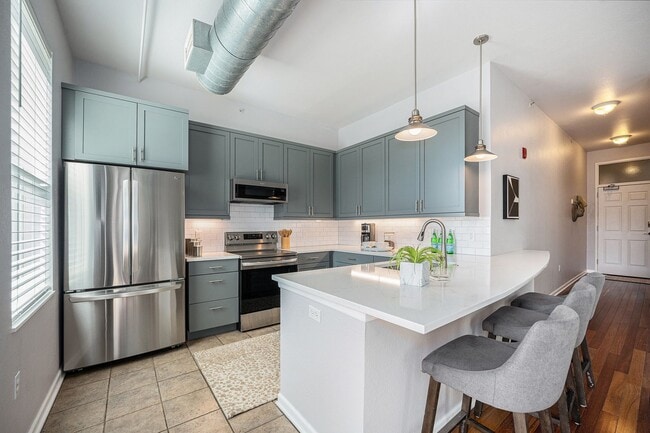 Building Photo - Urban Loft Living in the Heart of Baker W/...