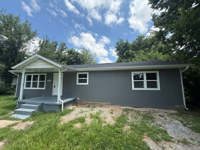 Foto del edificio - 3 Bed 2 Bath Springfield, MO