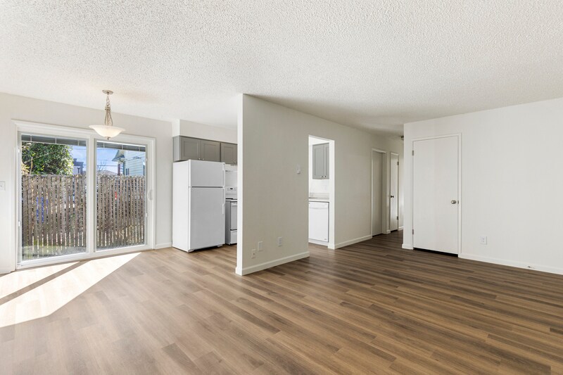 521 NE 81st Ave, Portland, OR 97213 Condo for Rent in Portland, OR