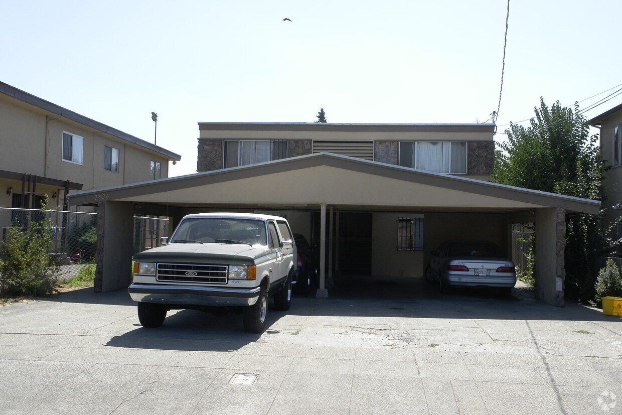 Foto del edificio - 2326 84th Ave