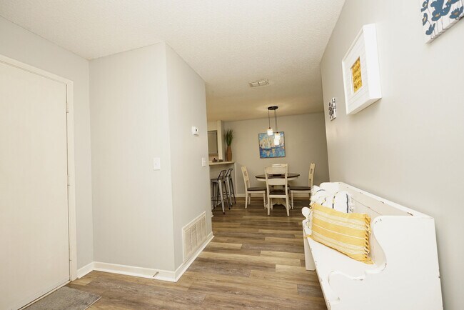 Foto del edificio - 55 Bay Dr