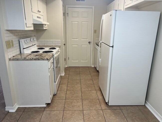 Kitchen - 6367 Quin Dr