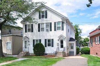 Building Photo - 10 Poquonock Ave