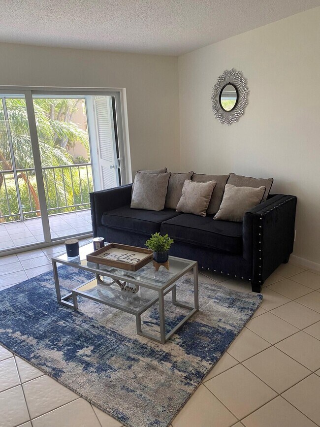 Building Photo - 207 Tropic Isle Dr