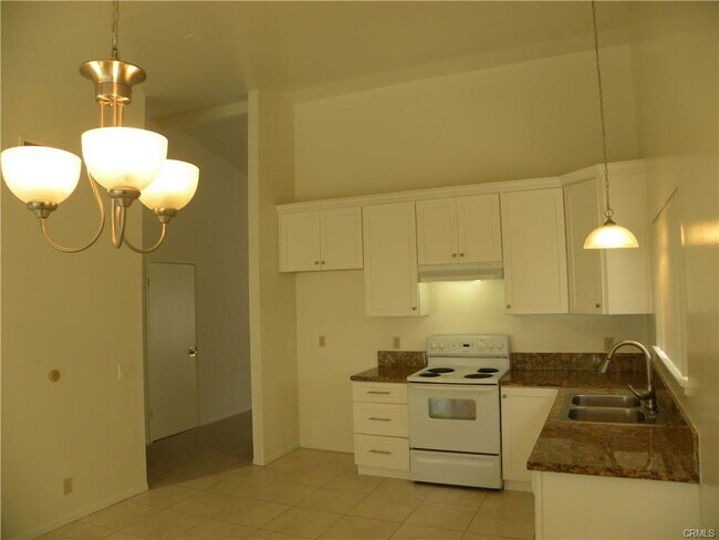 Building Photo - 15191 Champagne Cir