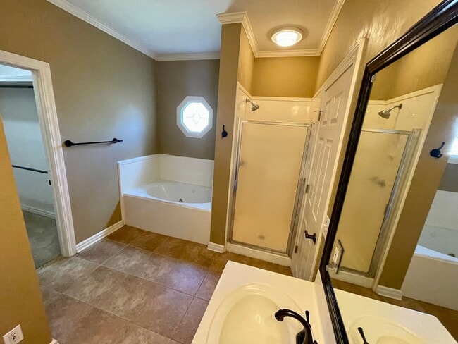 Building Photo - 3 Bed 2 Bath house in Madison
