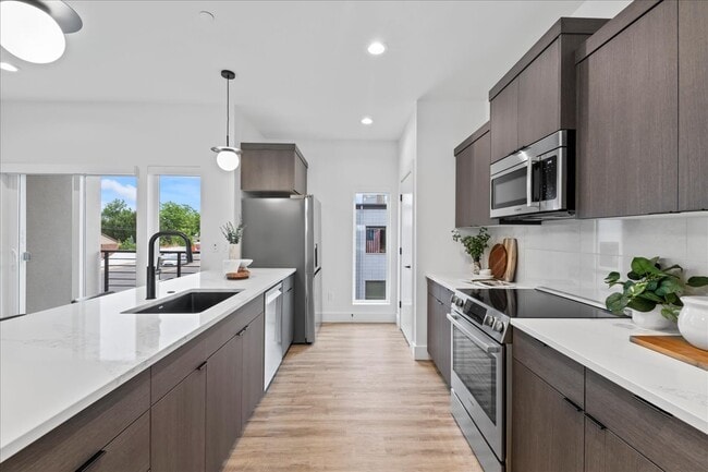 Kitchen - 1011 S Orchard St