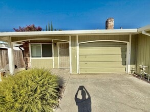 Building Photo - 890 Athan Ave