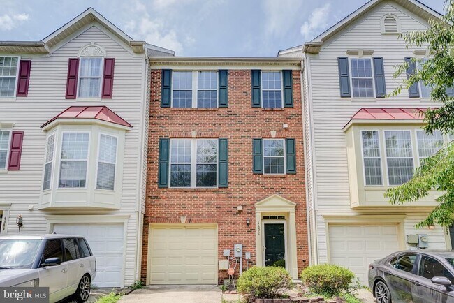 Building Photo - 4302 Day Lily Dr