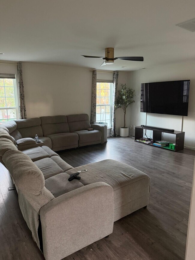 Building Photo - 106 Barbee Rd