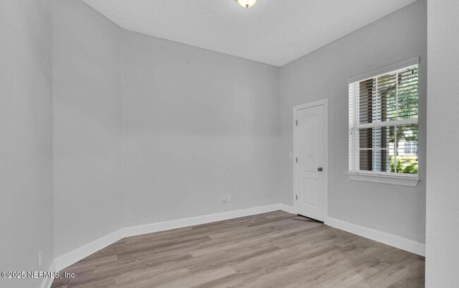Building Photo - 4431 Vista Point Ln