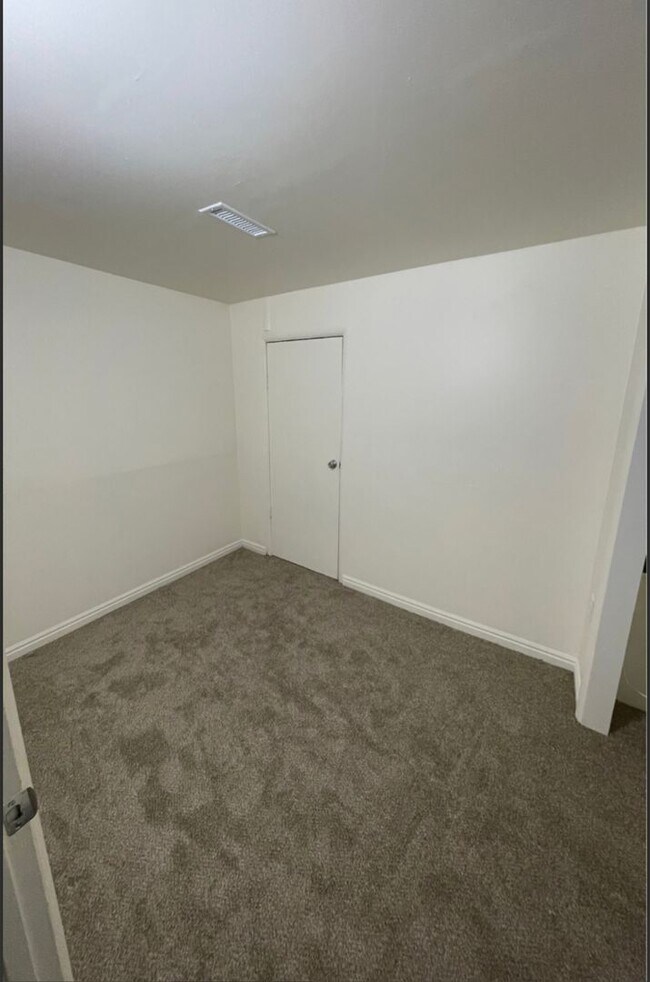 Foto del edificio - 7636 Steffensen Dr
