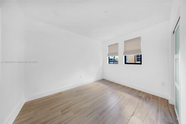 Foto del edificio - 1335 SW 4th St
