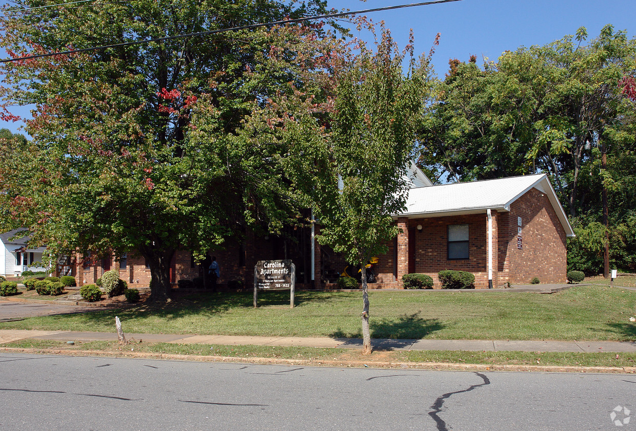 Primary Photo - Carolina Apartments