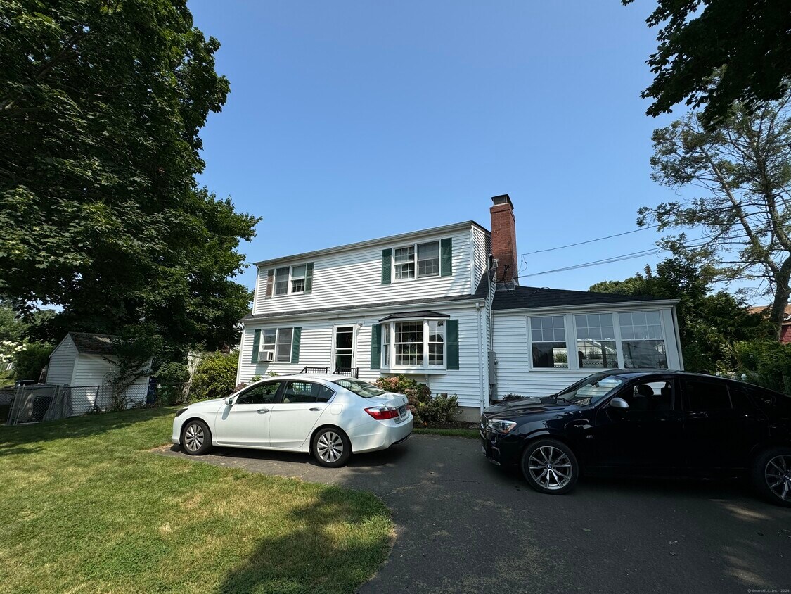 Primary Photo - 2 Uncas Rd