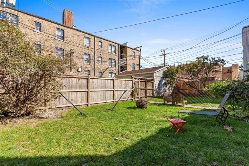 Foto principal - 2 bedroom in Chicago IL 60625