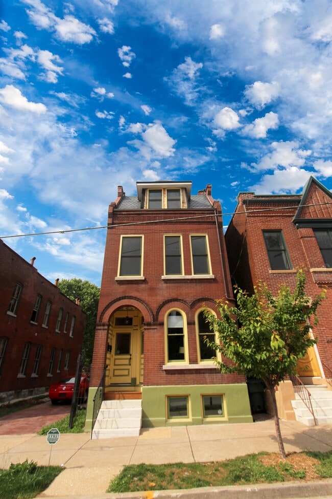 Building Photo - 2303 Shenandoah Ave