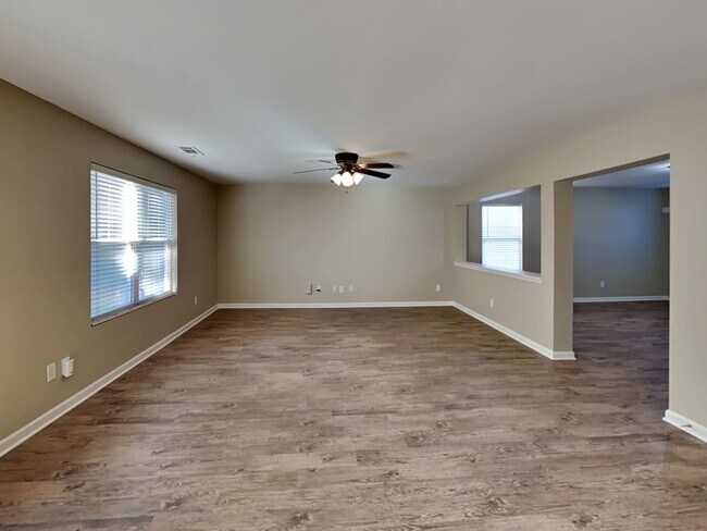 Foto del edificio - 1153 Lanier Springs Dr