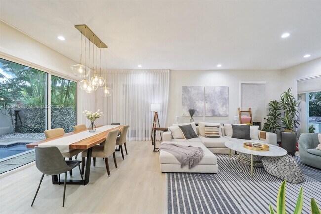Building Photo - 2735 Brickell Ct